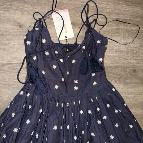 En Saison Nara cotton Embroidered tie strap midi dress - Picture 13 of 15